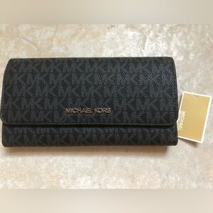 NWT Michael Kors Jet Set Travel Large Trifold Wallet PVC Black & Silver